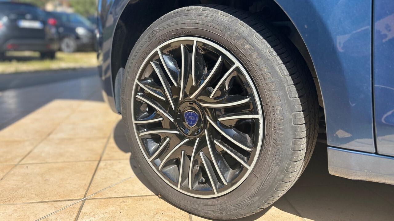 Lancia Ypsilon 1.0 FireFly 5 porte S&S Hybrid Gold