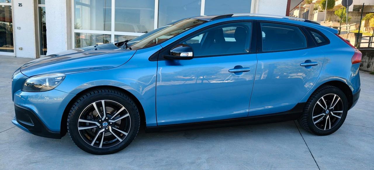 Volvo V40 1.6D Cross Country "AUTOMATICA"