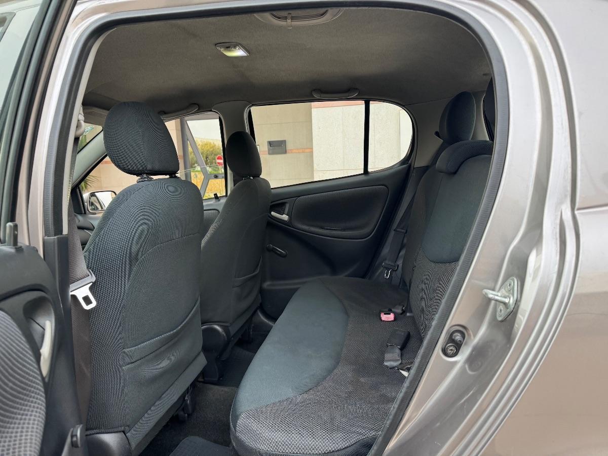 TOYOTA YARIS 1.4 Tdi D-4D Sol