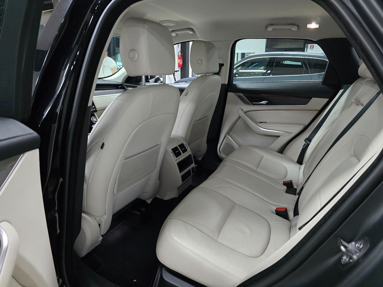 Jaguar F-Pace 2.0 D 204 CV AWD aut. R-Dynamic SE