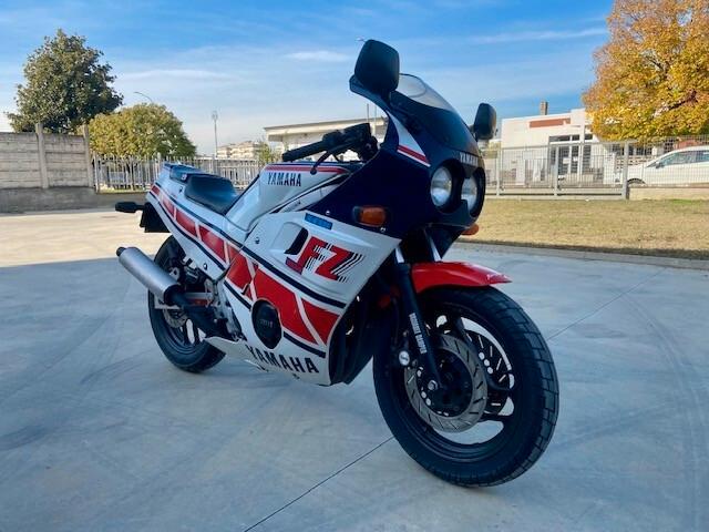 Yamaha FZ 600 1987- n2 prop. Conservata
