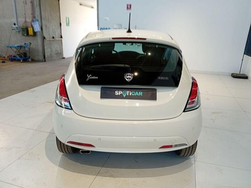 Lancia Ypsilon 1.0 FireFly 5 porte S&S Hybrid Gold