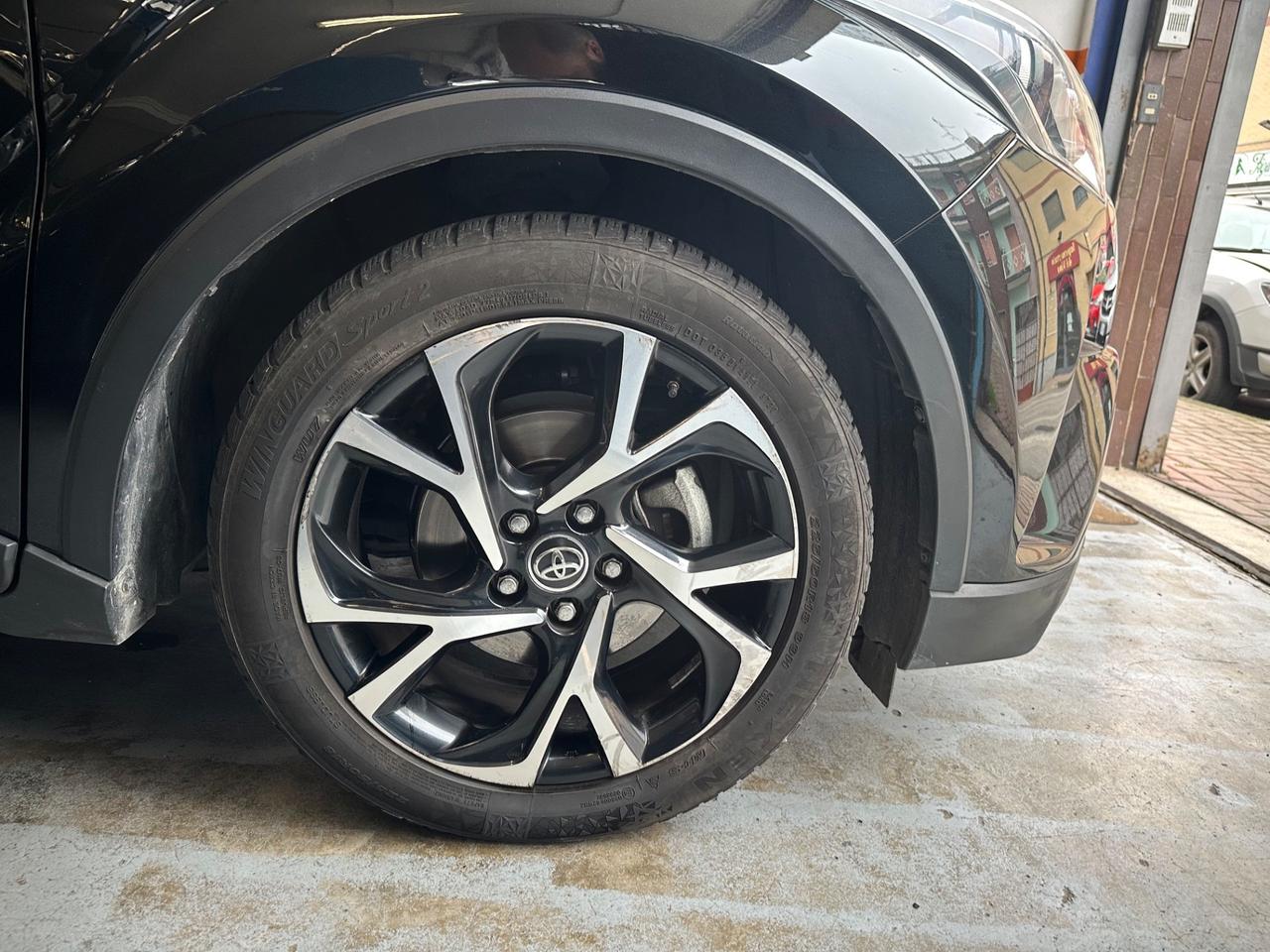 Toyota C-HR 1.8 Hybrid E-CVT Business