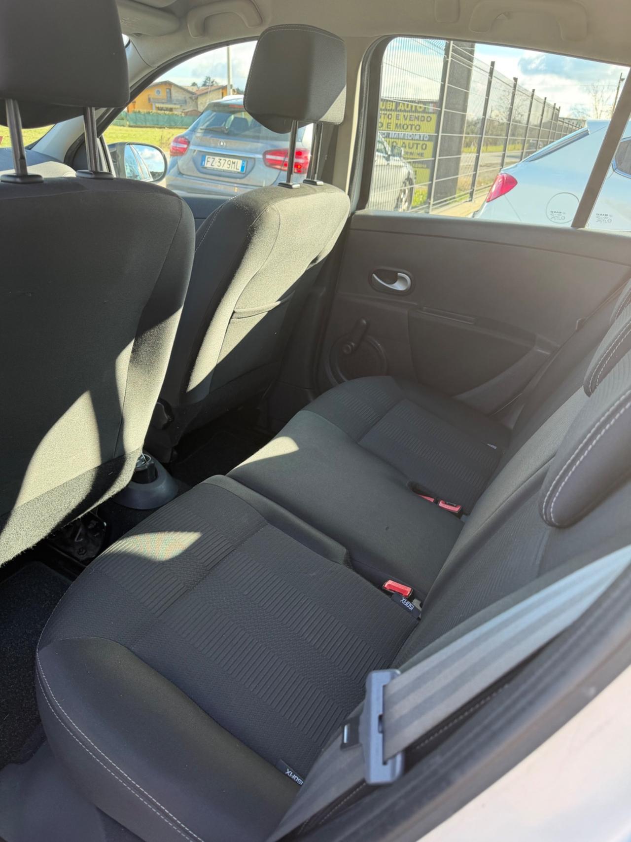 Renault Clio 1.2 16V 5 porte Dynamique