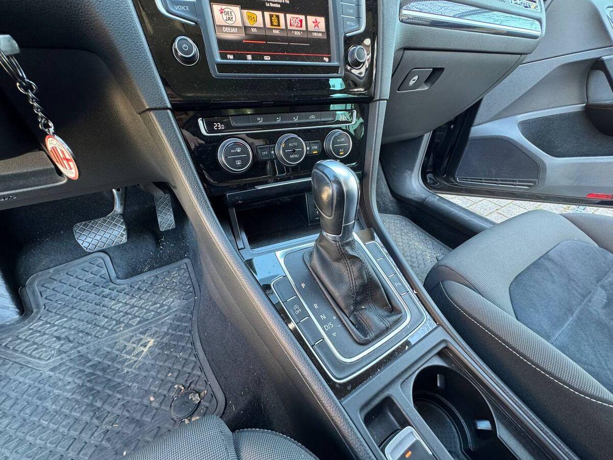 Volkswagen Golf 2.0 tdi Highline Executive 150cv 5p dsg E6