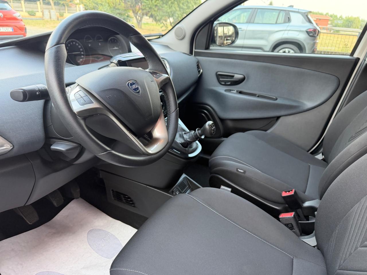 Lancia Ypsilon 1.0 Hybrid Gold