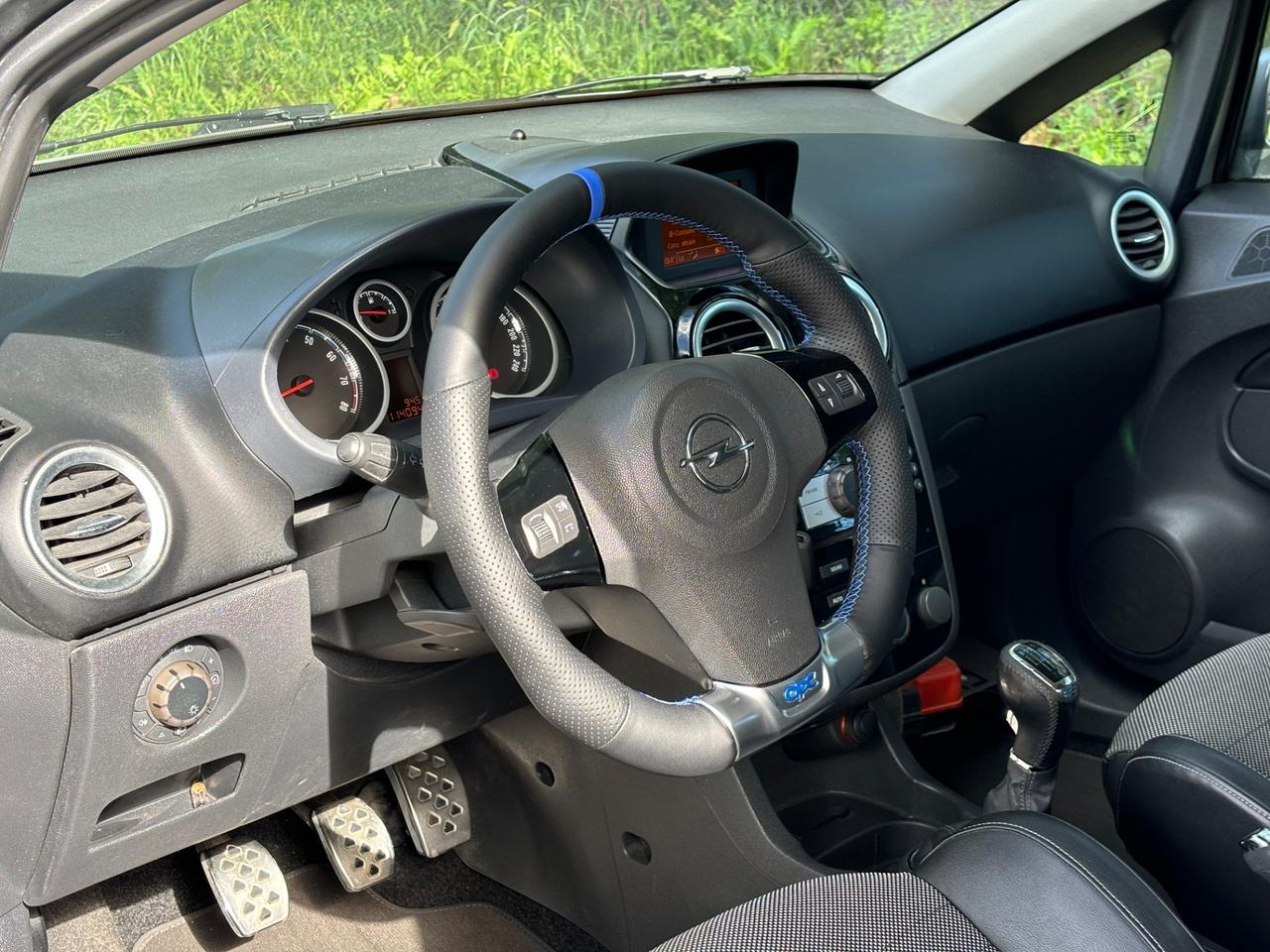 Opel Corsa 1.6 T 192CV OPC