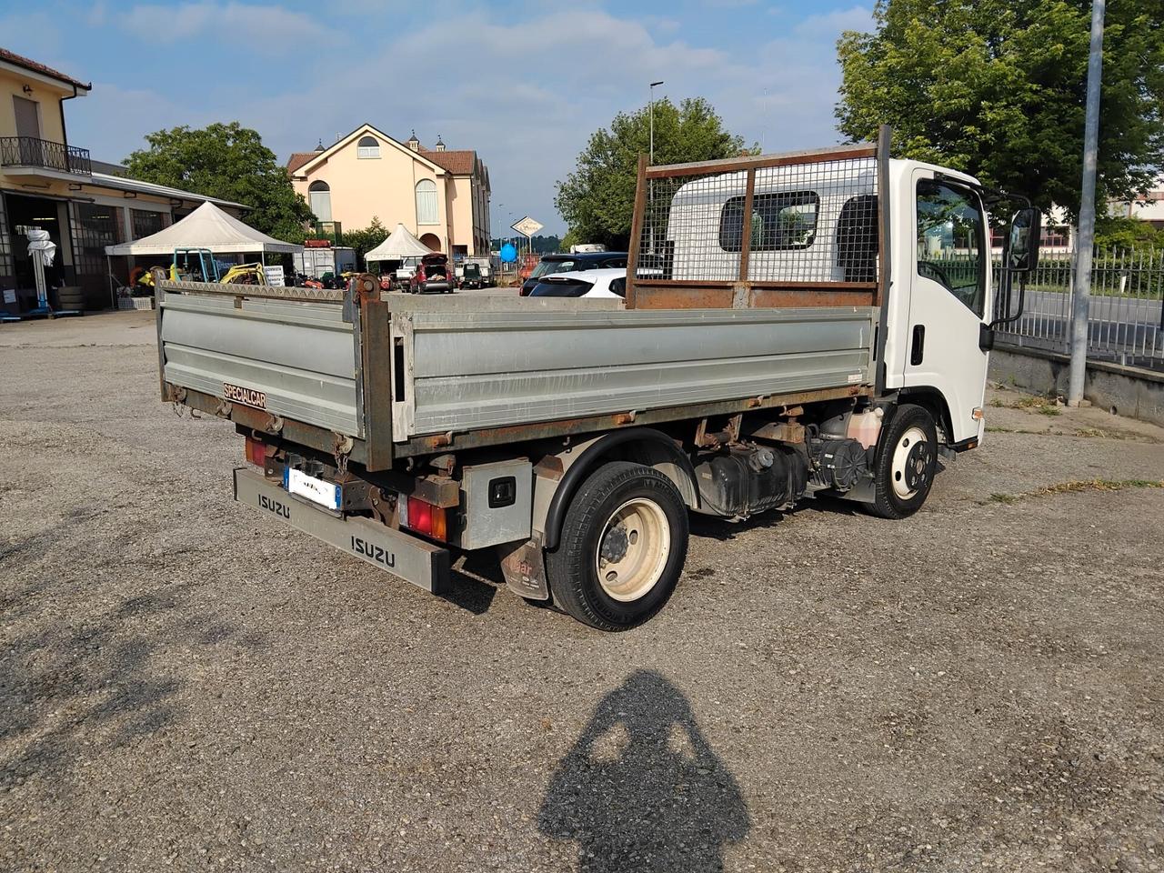 ISUZU 1.9 RIBALTABILE TRILATERALE KM 28.688 EURO 6