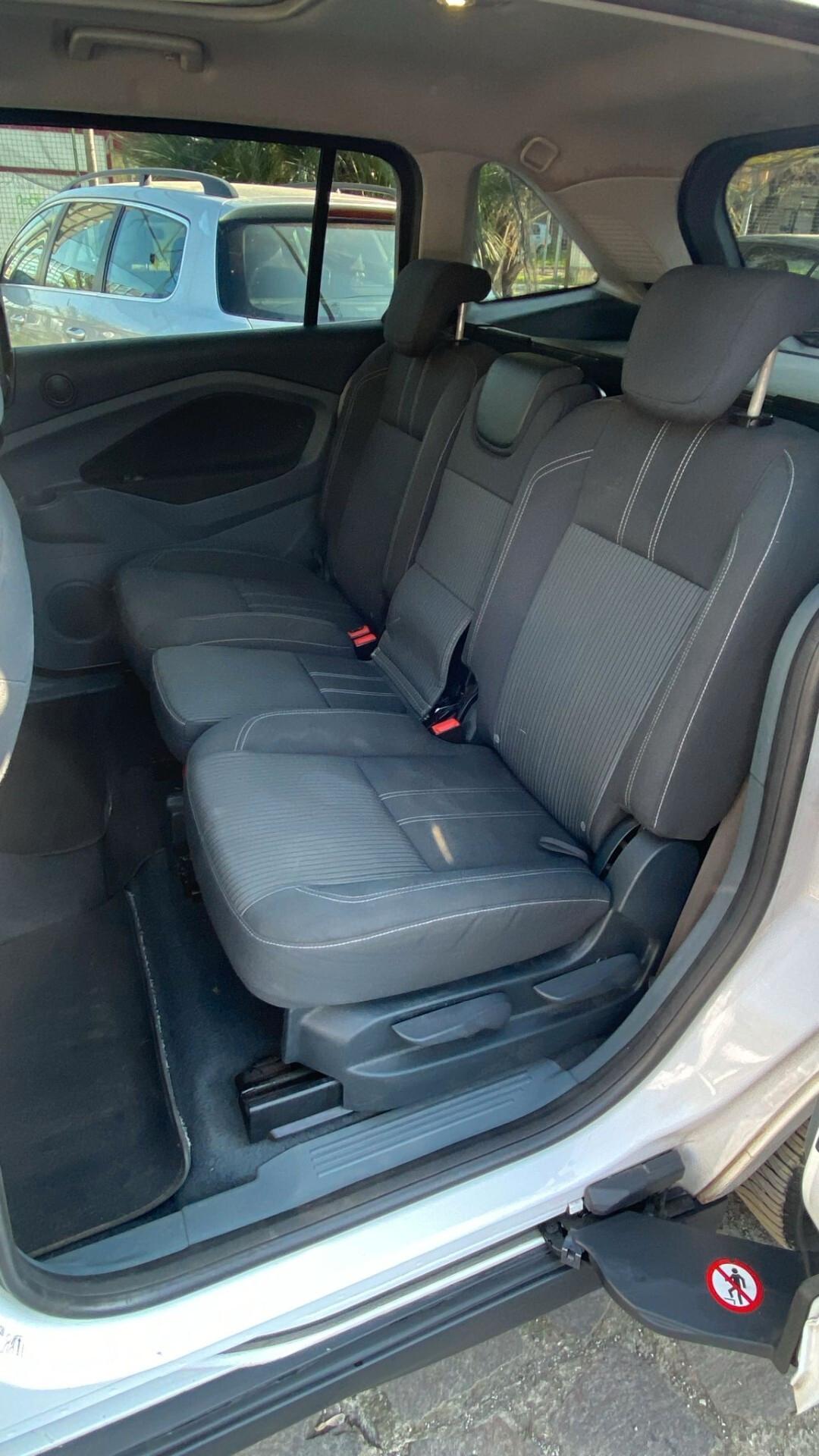 Ford GRAND C-Max 7 POSTI !!