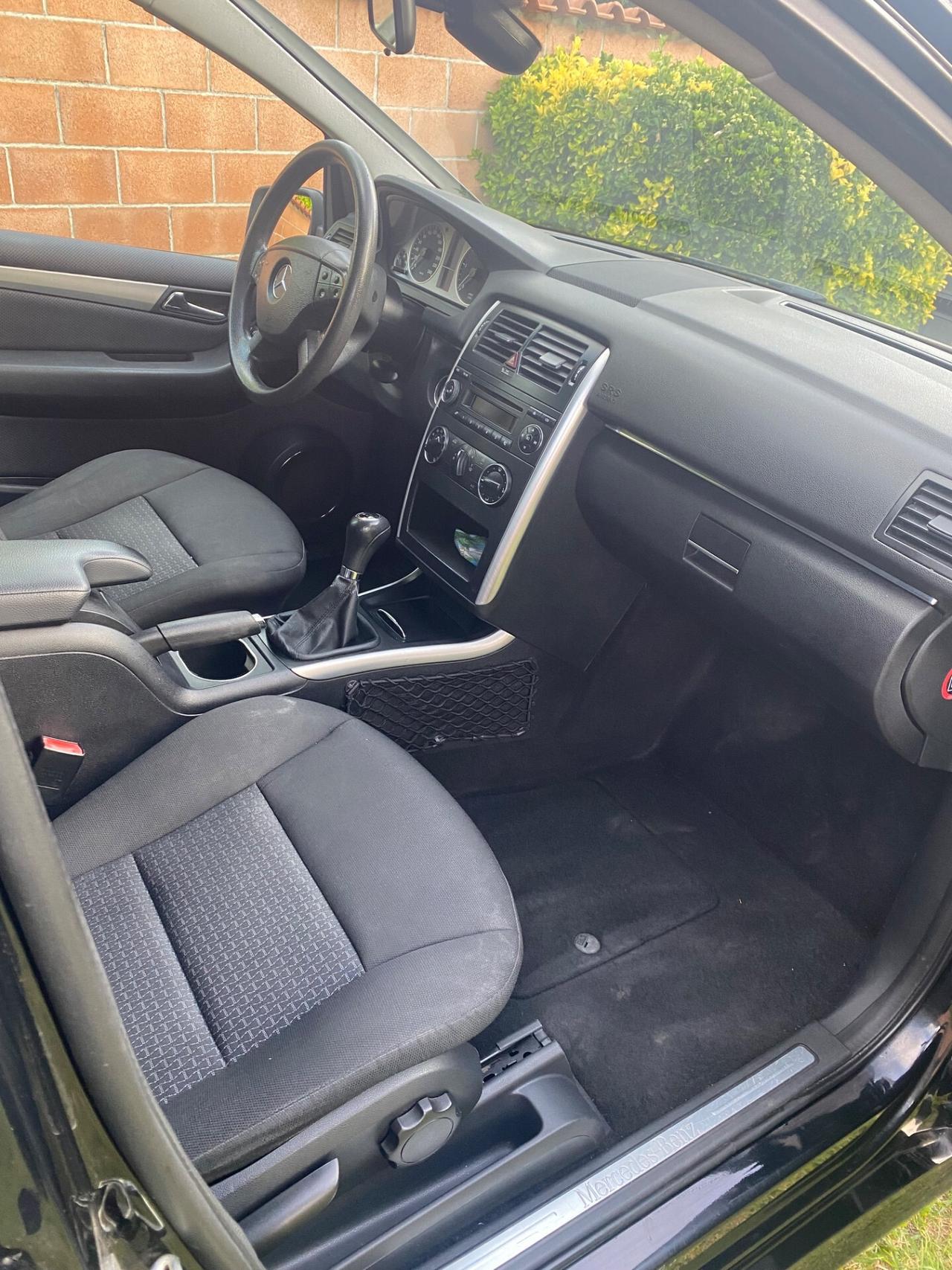 Mercedes-benz B 180 CDI Executive UNIPROPRIETARIO