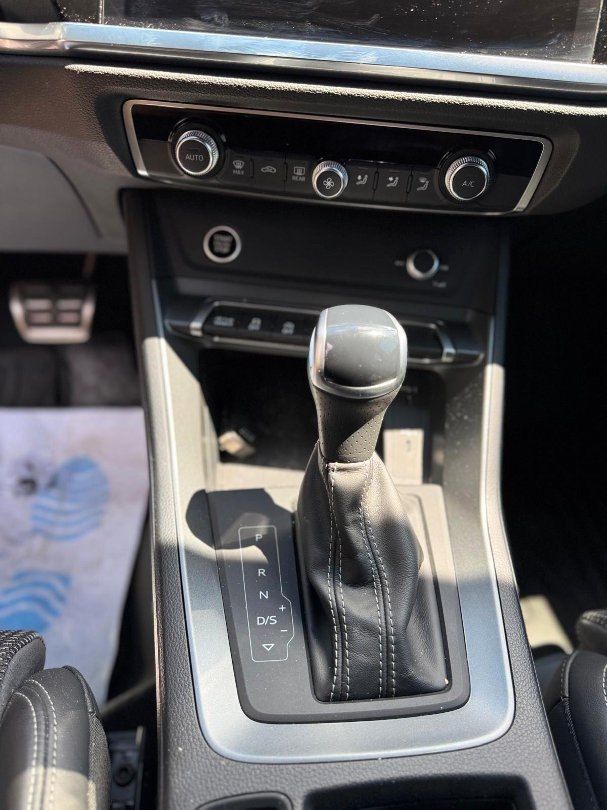 Audi Q3 SPB 35 TDI S tronic Identity Black