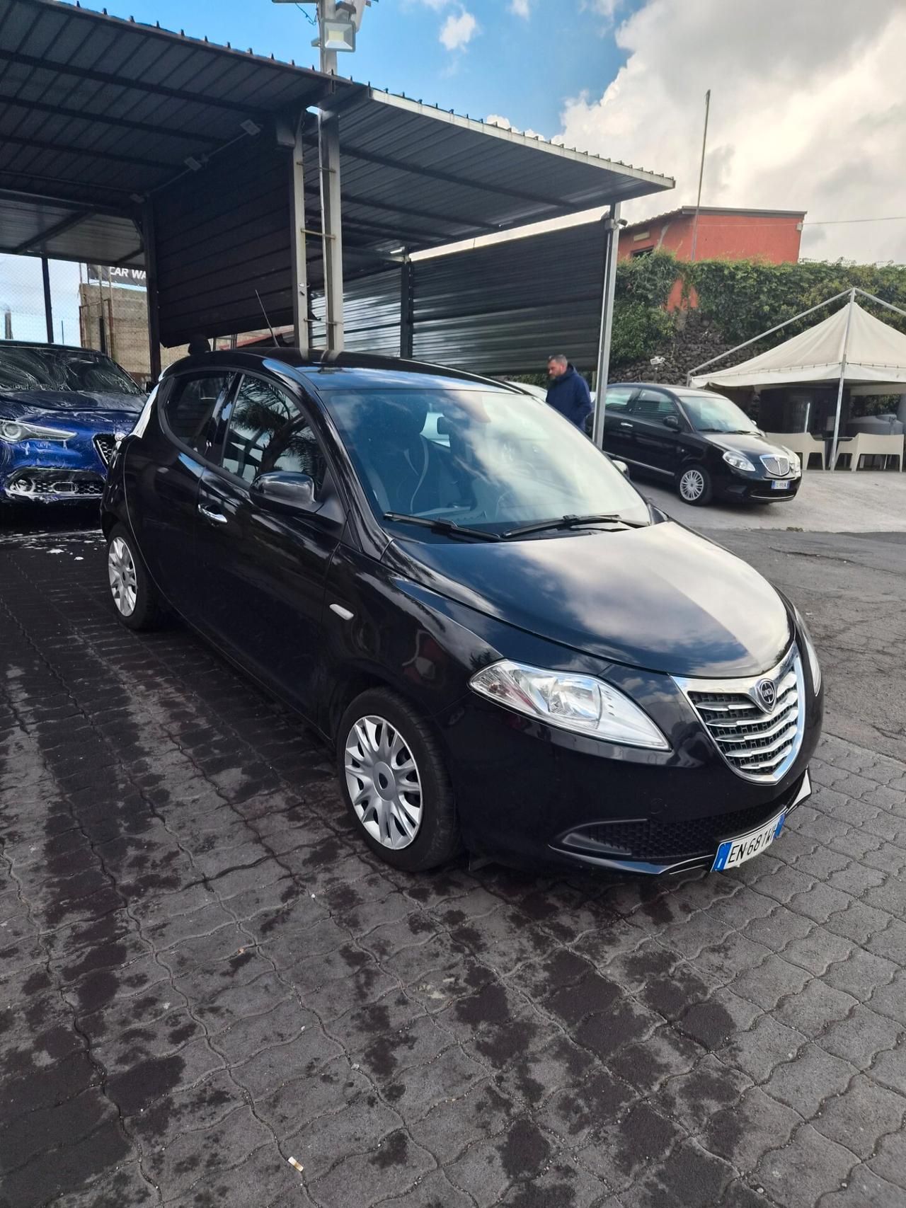 Lancia Ypsilon 1.2 69 CV 5 porte S&S Platinum