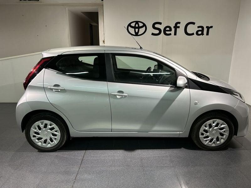 Toyota Aygo Connect 1.0 VVT-i 72 CV 5 porte x-play