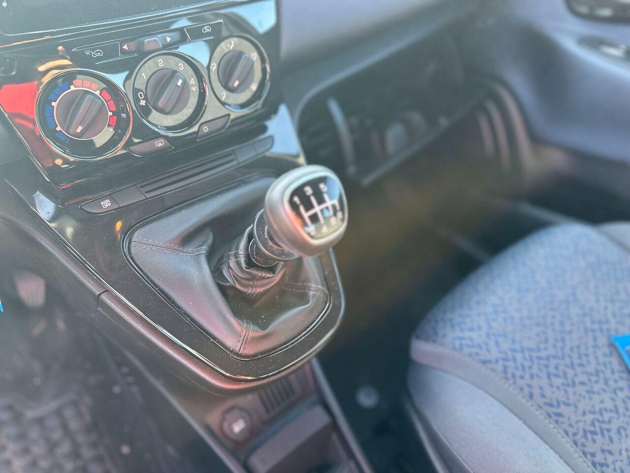 LANCIA Ypsilon III 2021 - Ypsilon 1.0 firefly hybrid Gold s&s 70cv 5p.ti