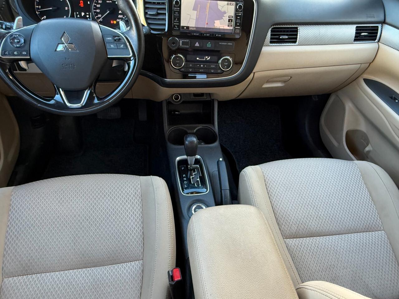 Mitsubishi Outlander 2.2 Plus awd 7 POSTI i auto EURO 6