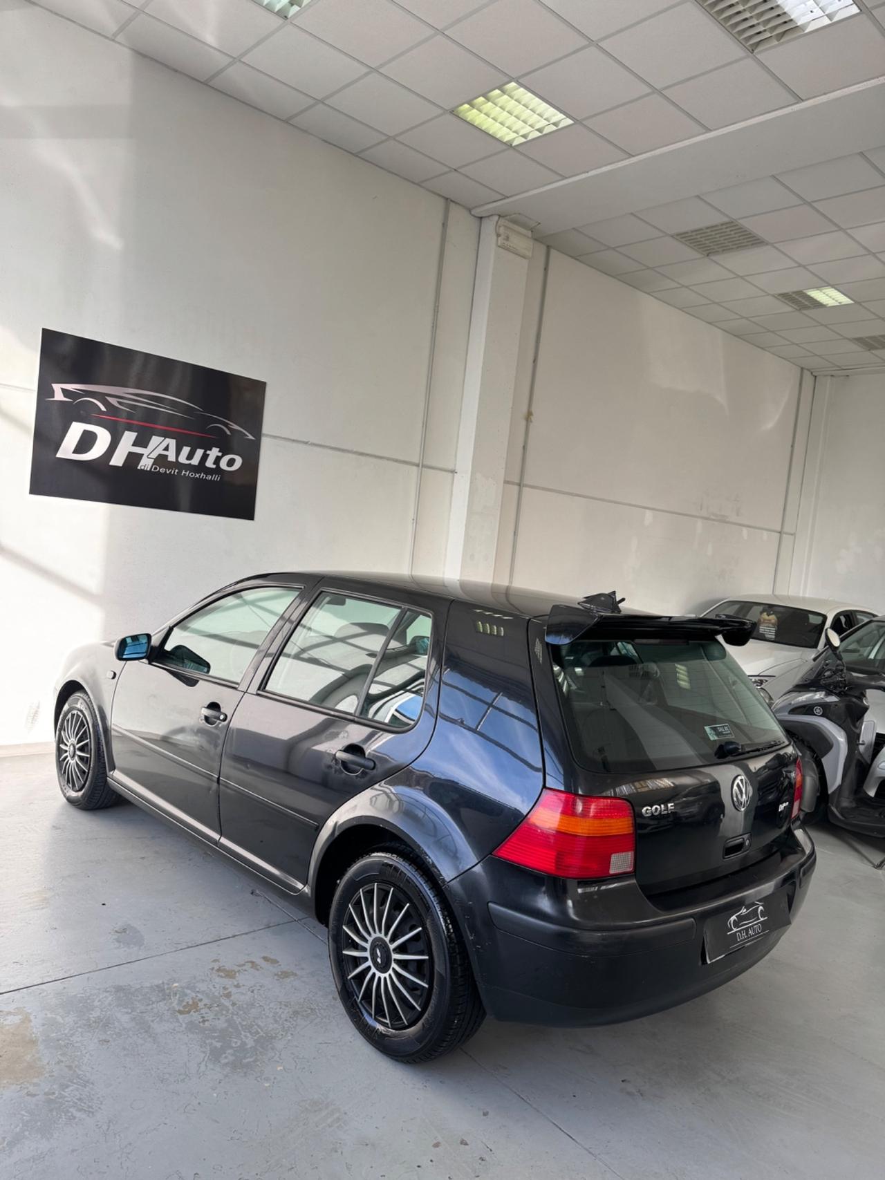 Volkswagen Golf 1.6 cat 5 porte