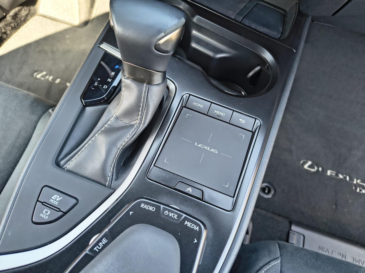 Lexus UX 250H Hybrid Business
