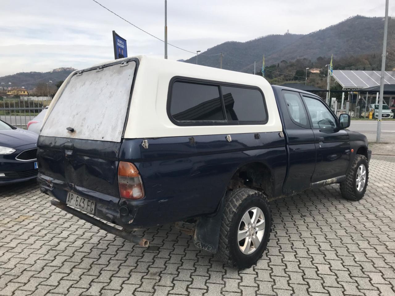Mitsubishi L200 2.5 TDI 4WD Club Cab Pick-up GLX