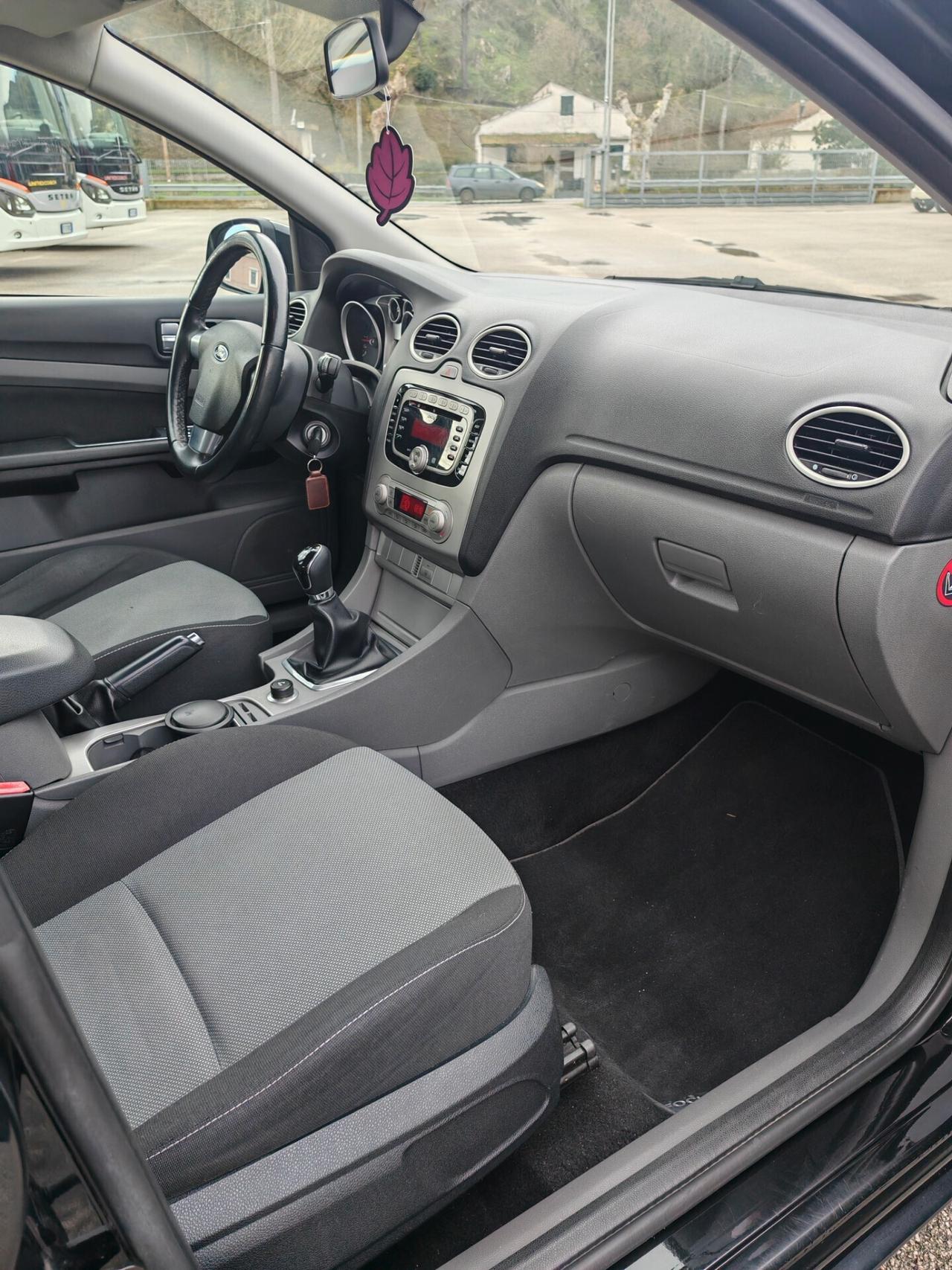 Ford Focus 1.6 TDCi (110CV) 5p. Tit. DPF