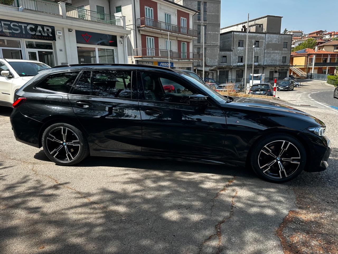 Bmw 318 d Touring M SPORT_PANORAMA_TOTAL BLACK_FARI oLED_HEAD-UP 320