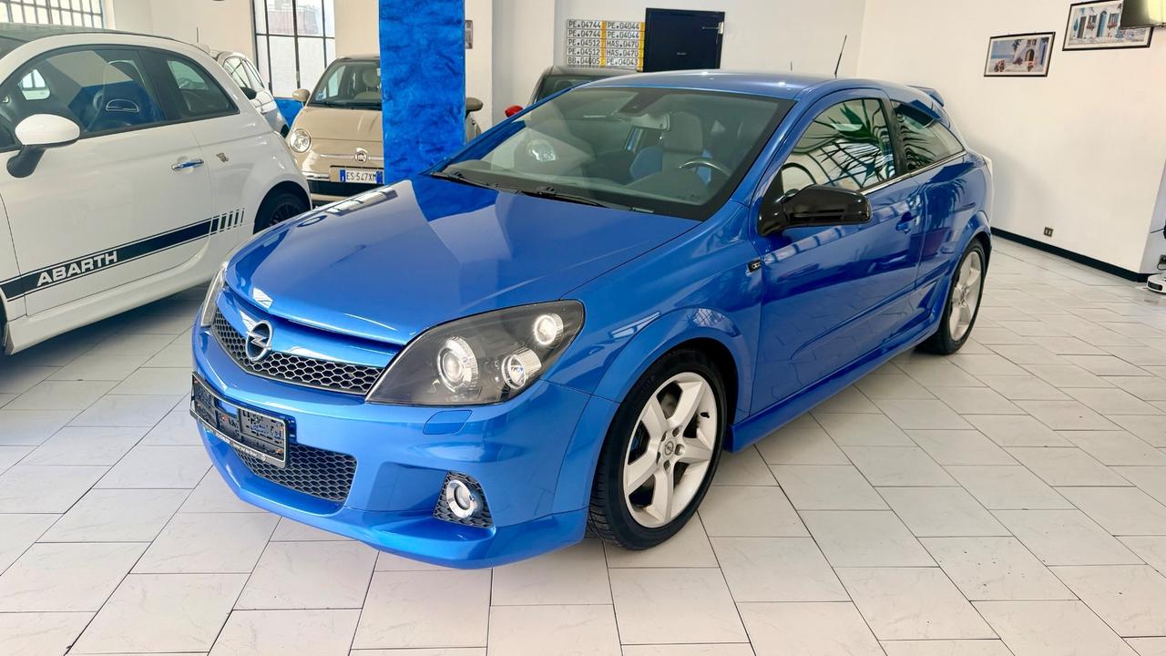 Opel Astra OPC 2.0 T 240CV