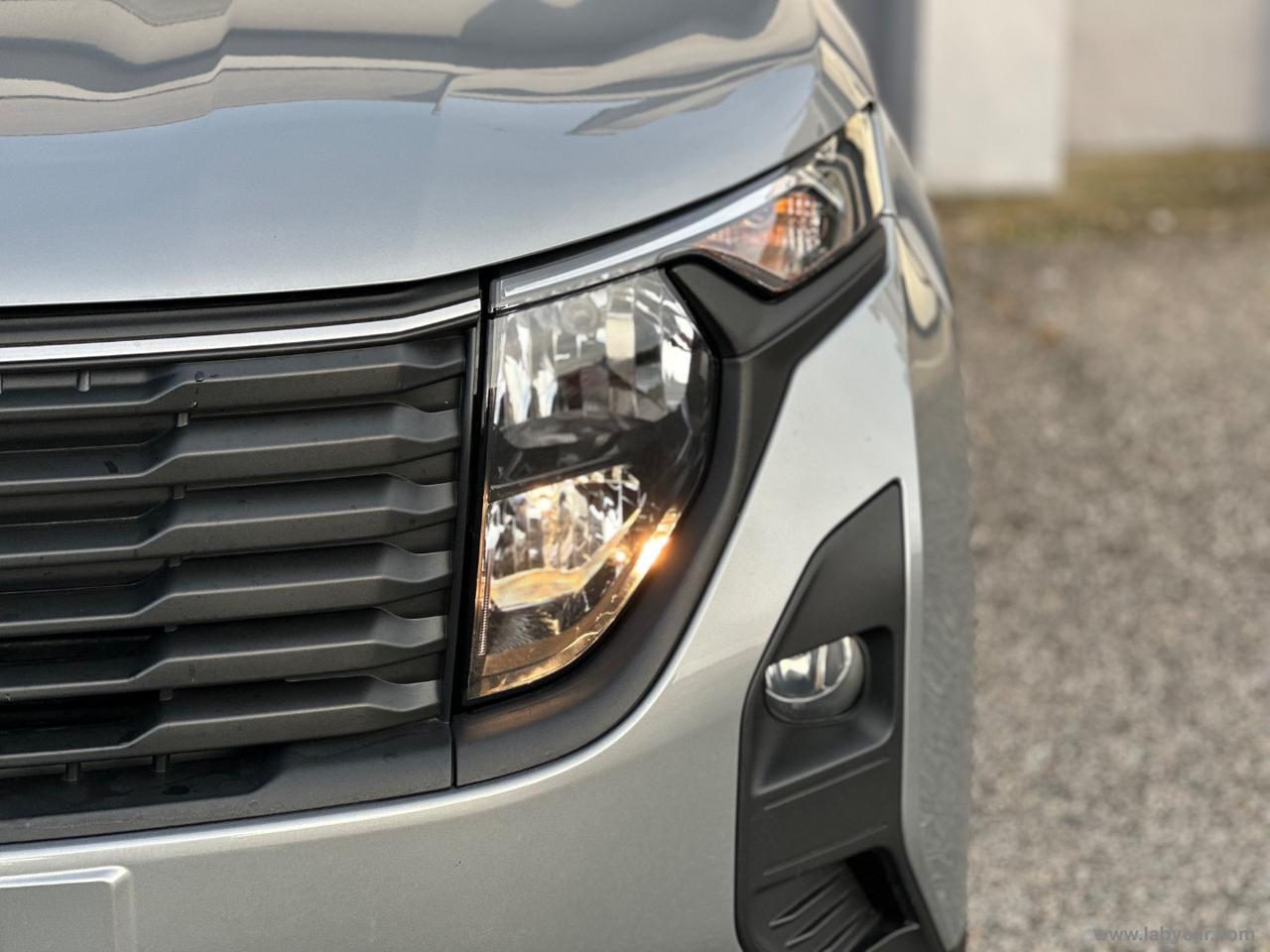 FORD Tourneo Courier 1.0 EcoBoost Titanium