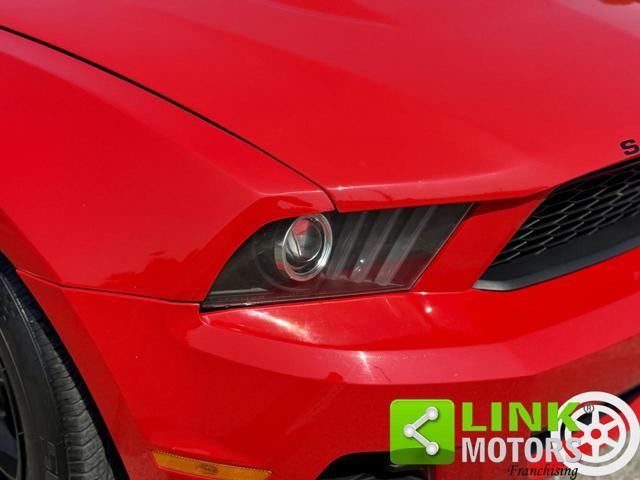 FORD Mustang COUPE