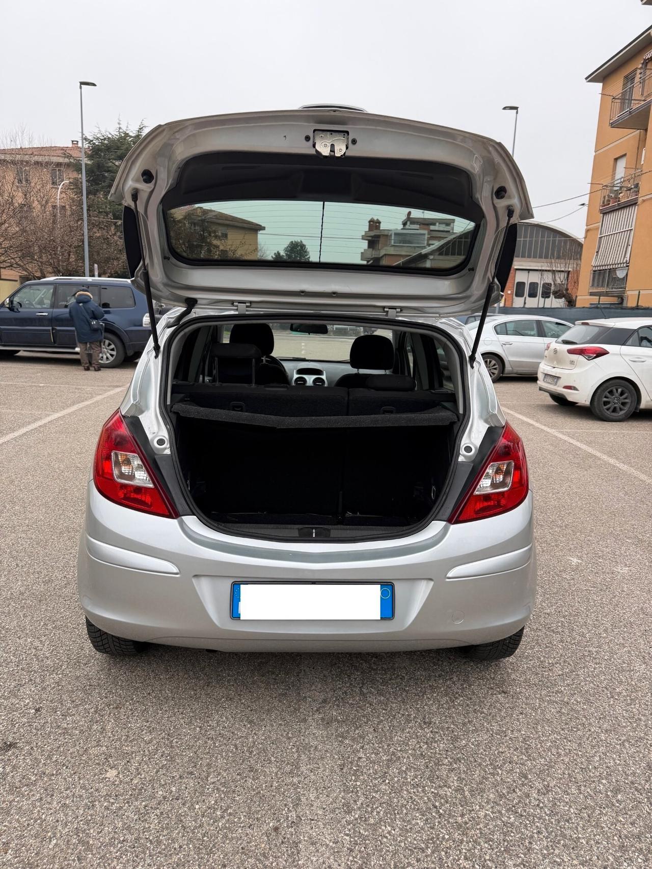 Opel Corsa 1.2 Gpl - NEOPATENTATI - 12 MESI DI GARANZIA -