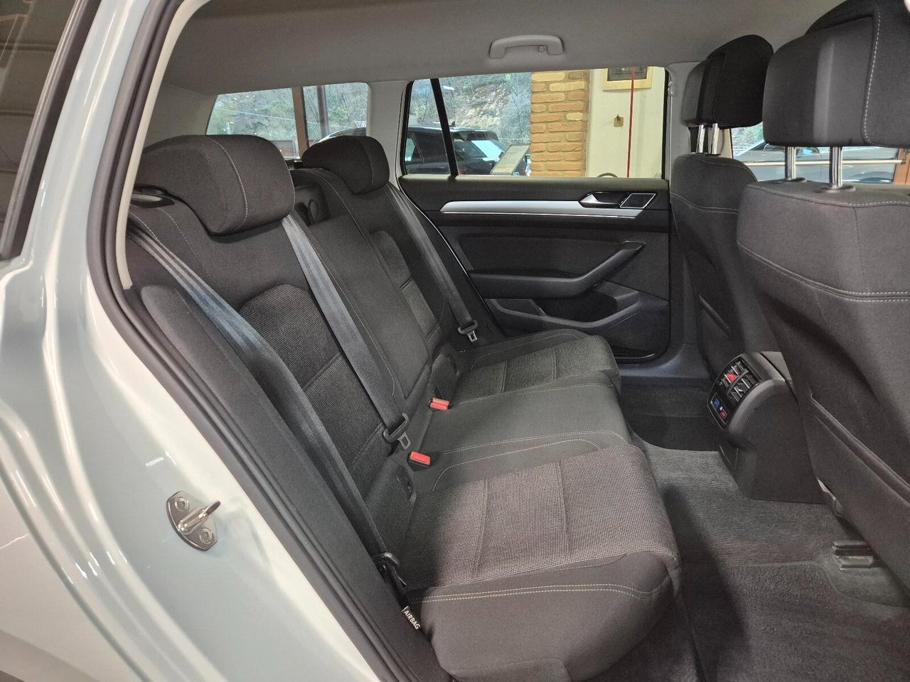 Volkswagen Passat Business Variant 1.6 TDI Trendline BlueMotion Tech.