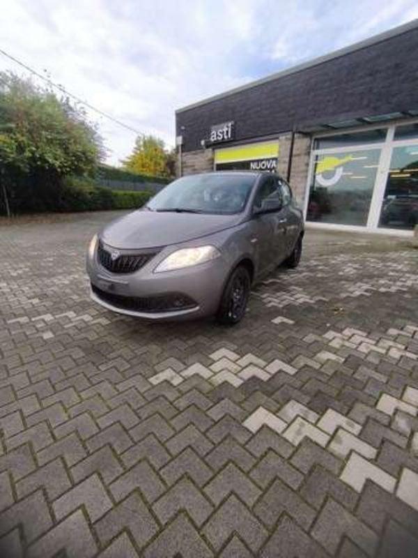 Lancia Ypsilon 1.0 FireFly Hybrid Oro