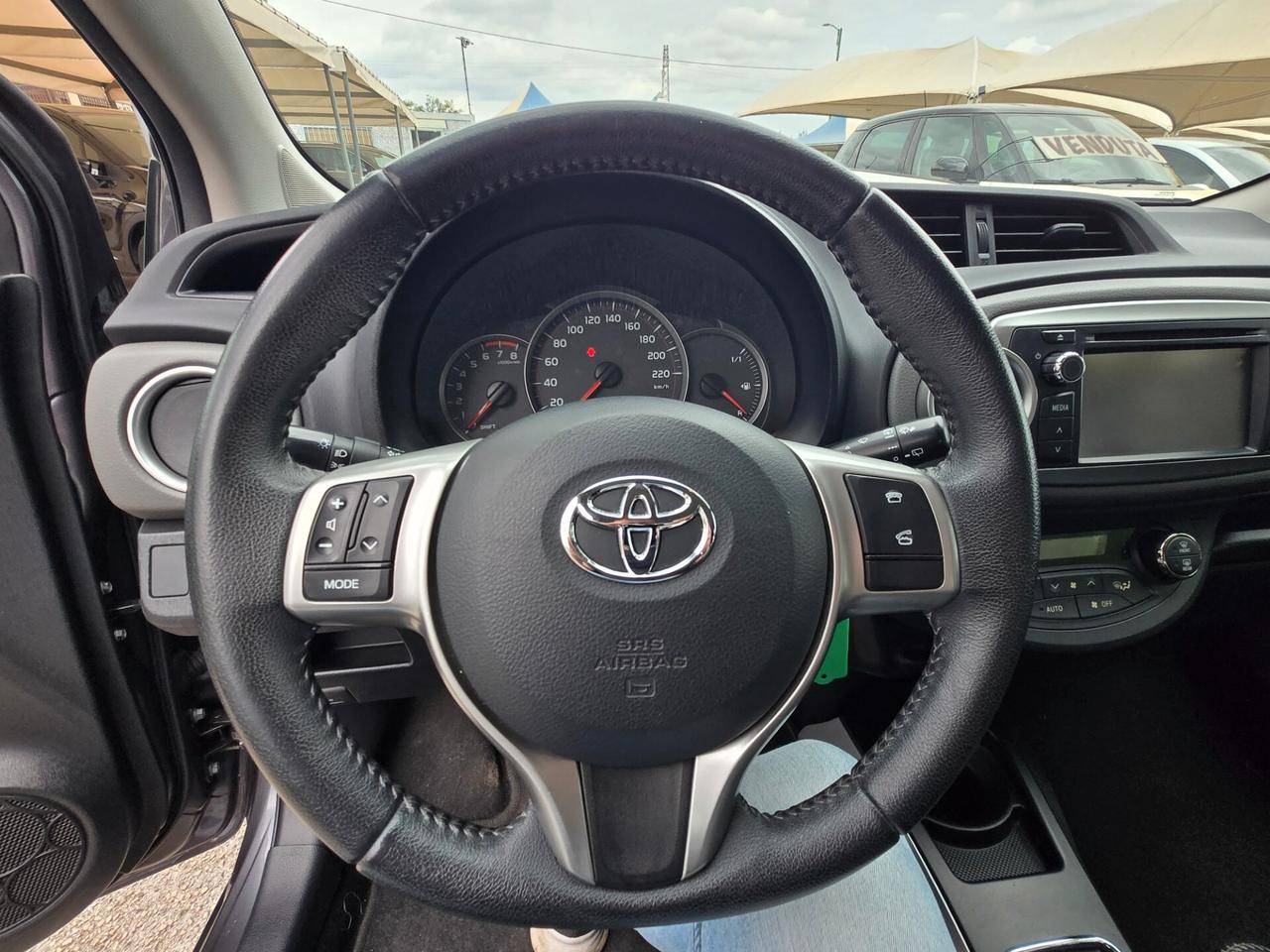 Toyota Yaris 1.0 5 porte Lounge del 2014