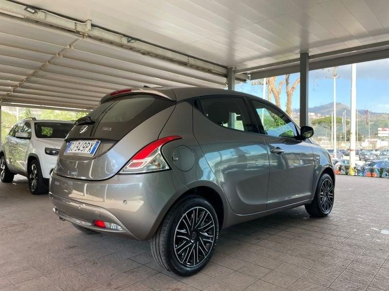 Lancia Ypsilon 1.0 FireFly 70cv S&S Hybrid GOLD