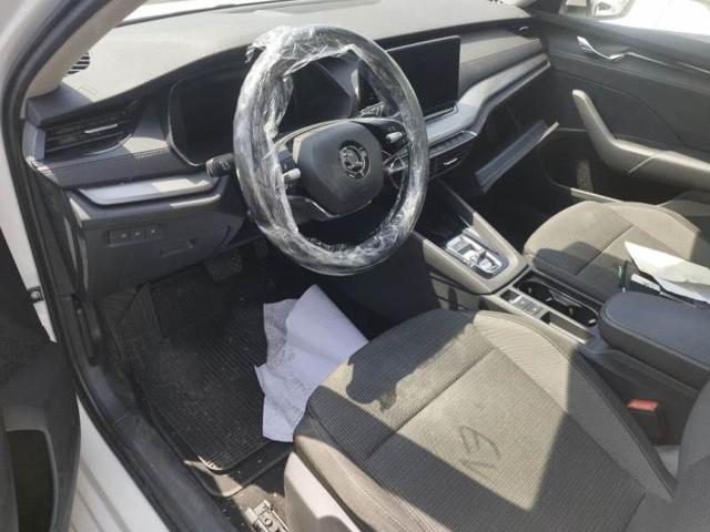 SKODA Octavia 2.0 TDI EVO SCR DSG Wagon Executive LEGGIBENE