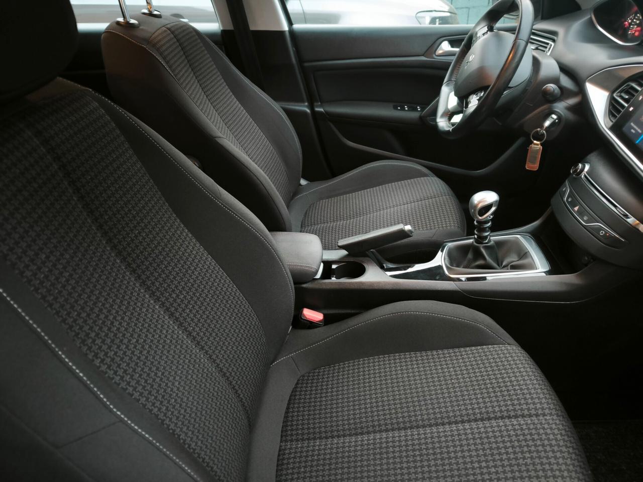 Peugeot 308 HDI 1500 EURO 6 OK NEOPATENTATI