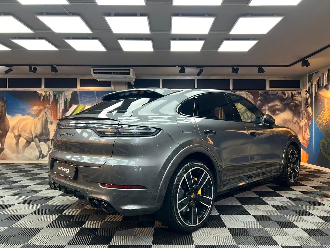 Porsche Cayenne Coupe 4.0 Turbo S e-hybrid tiptronic (538)