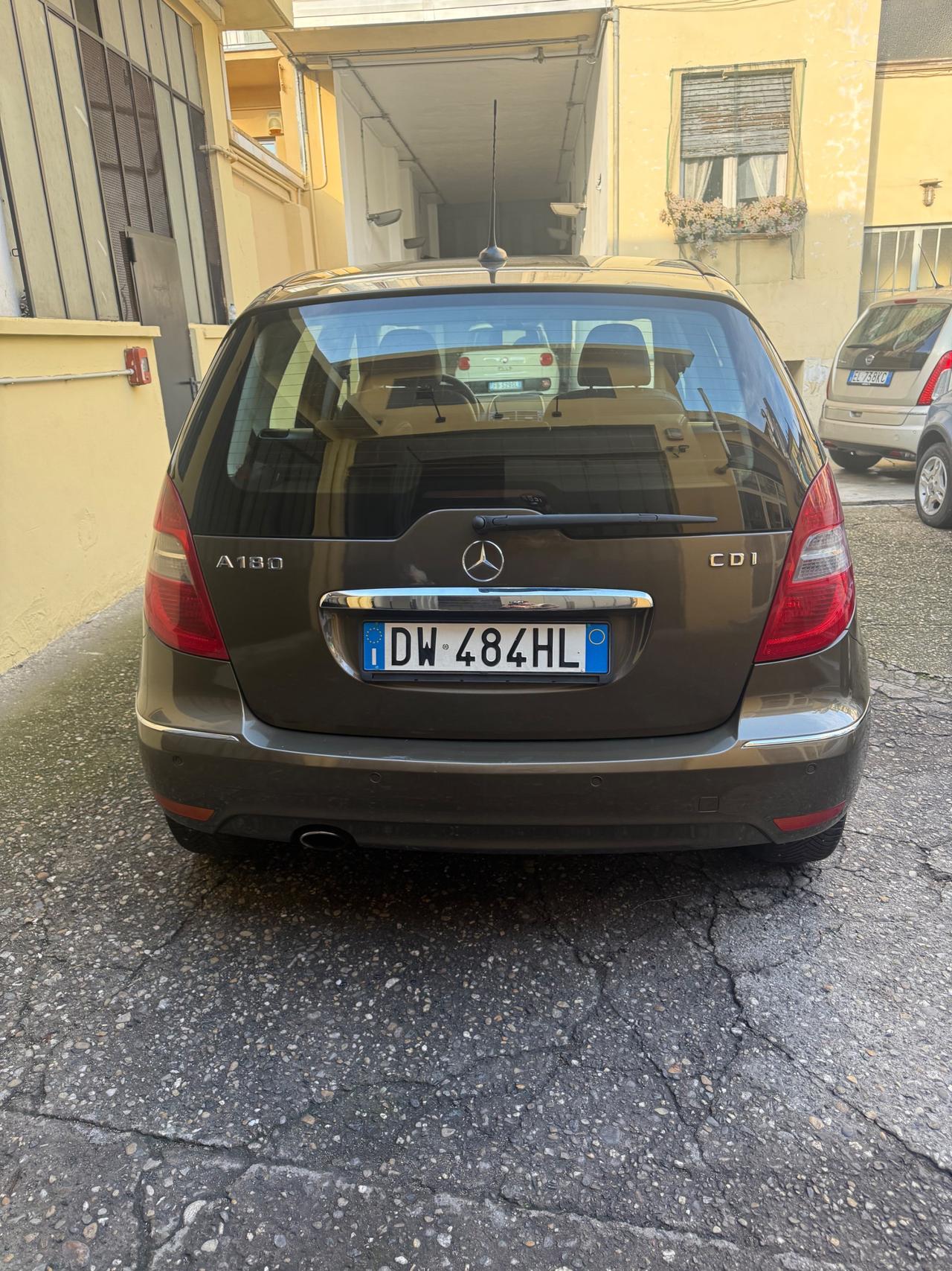 Mercedes Classe A Berlina A 180 cdi Avantgarde edition10