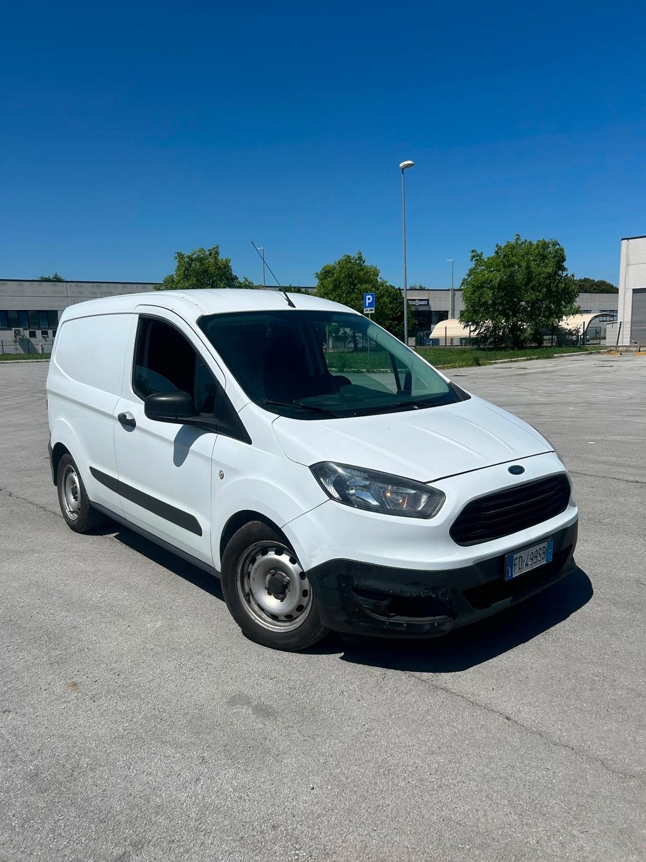 Ford Tourneo Courier 1.5 TDCI 75 CV Plus