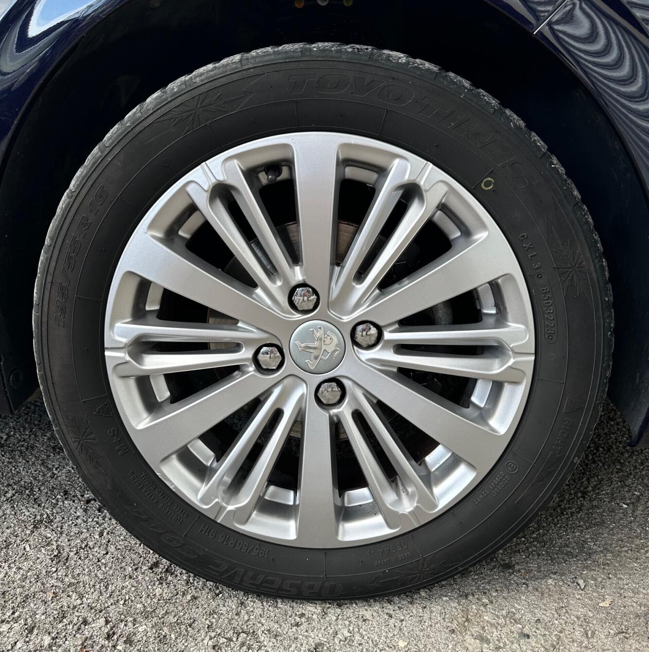 Peugeot 208 1.5 BlueHDi 75cv 5p. Allure