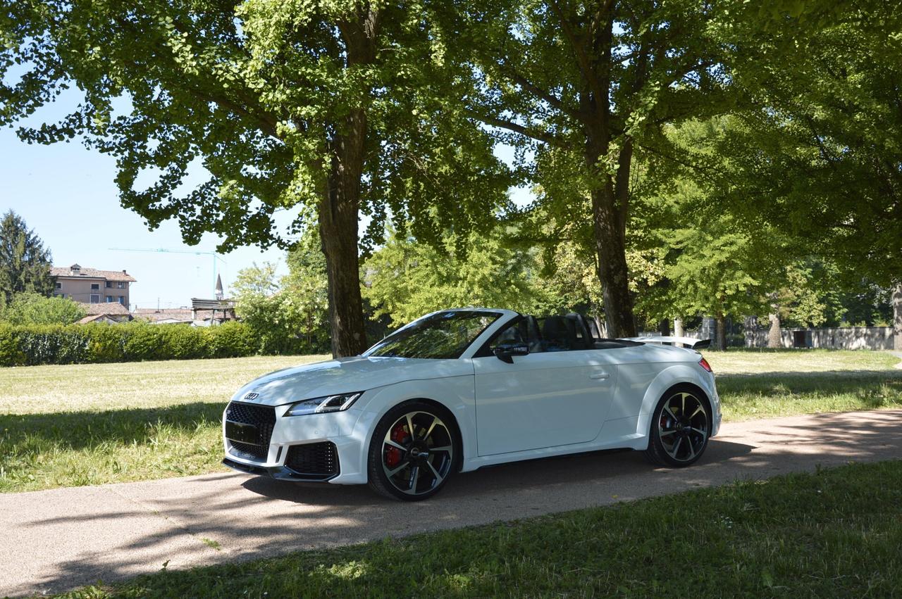 Audi TT RS Roadster 2.5 TFSI quattro S tronic