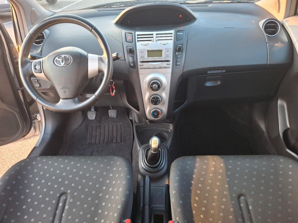 Toyota Yaris 1.0 5 porte Sol