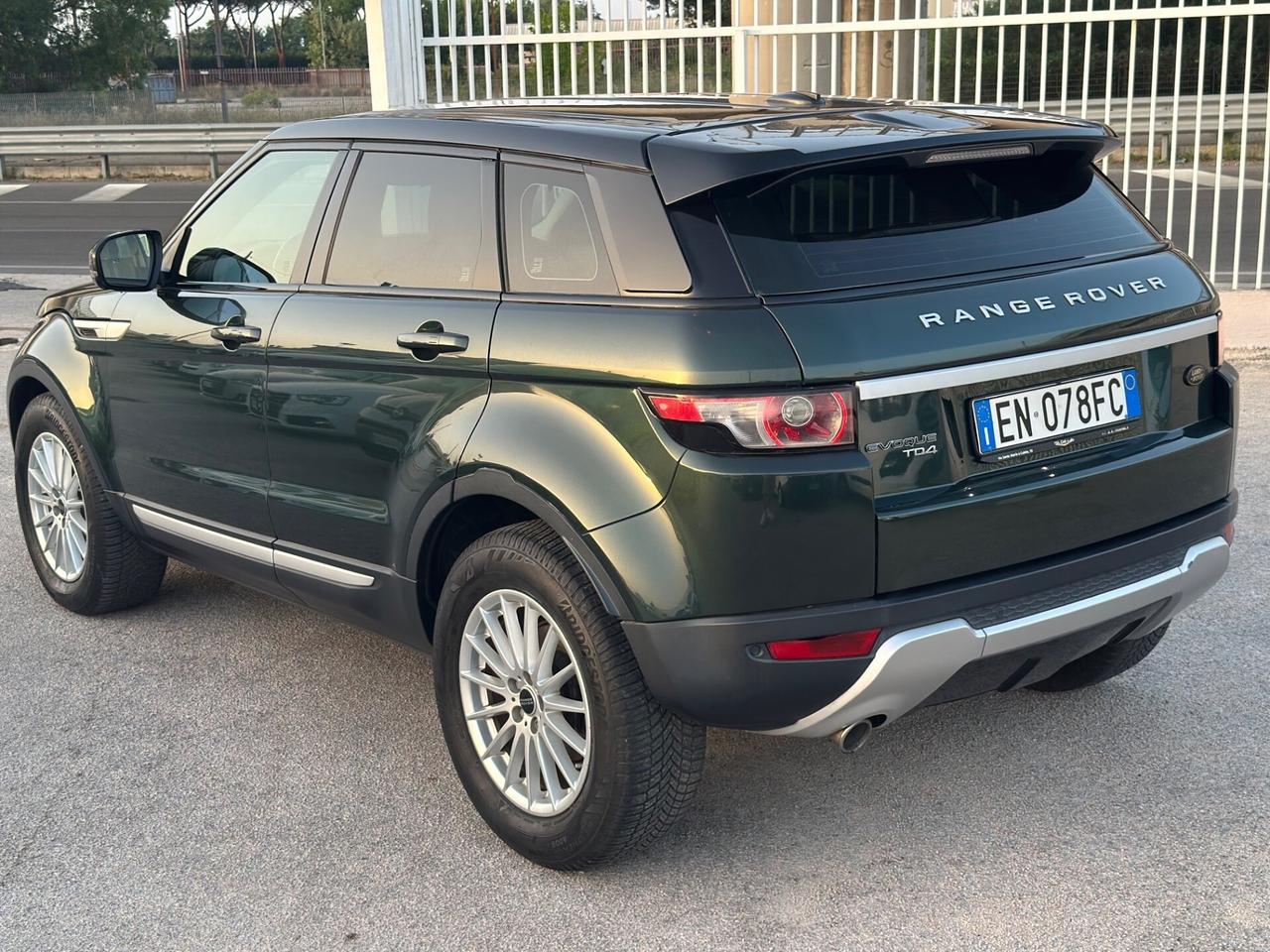 Evoque 2012 2.2 TD4 5p. Pure 150CV AUT Bicolore