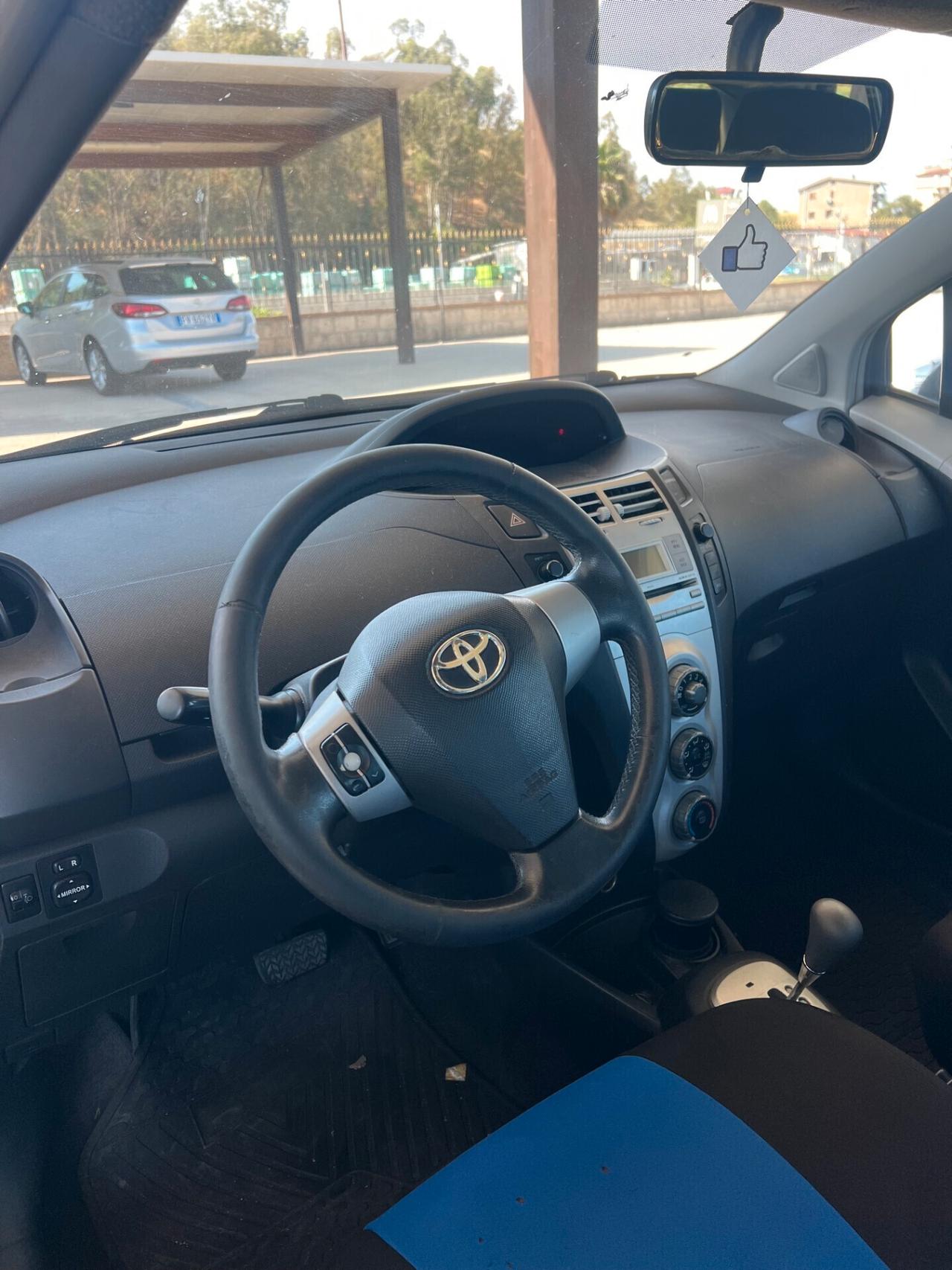 Toyota Yaris 1.4 tdi D-4D cat 5 porte AUTOMATICA