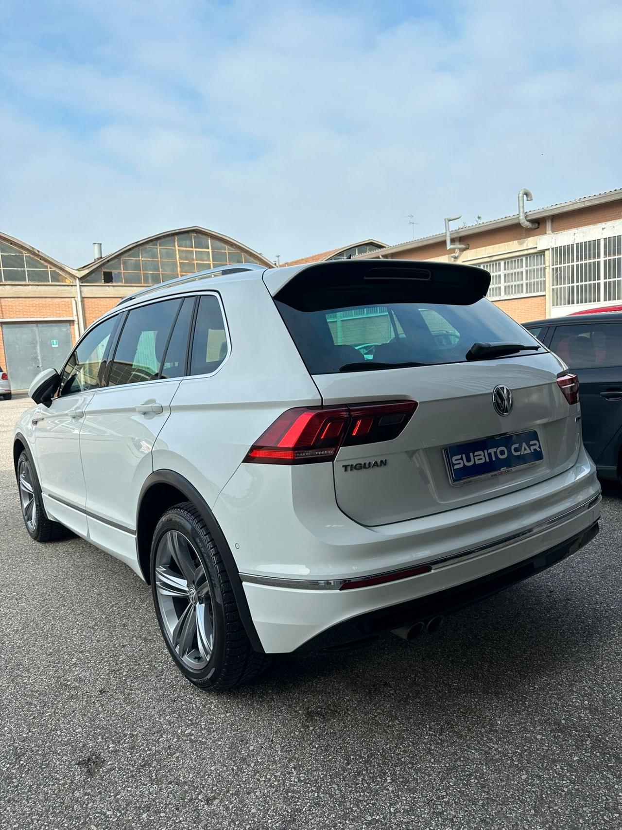 Volkswagen Tiguan 2.0 TDI SCR 4MOTION R-LINE