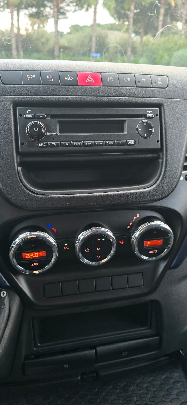 Iveco Daily 35C14 2.3 HPT Furgone GEMELLATO 3 POSTI