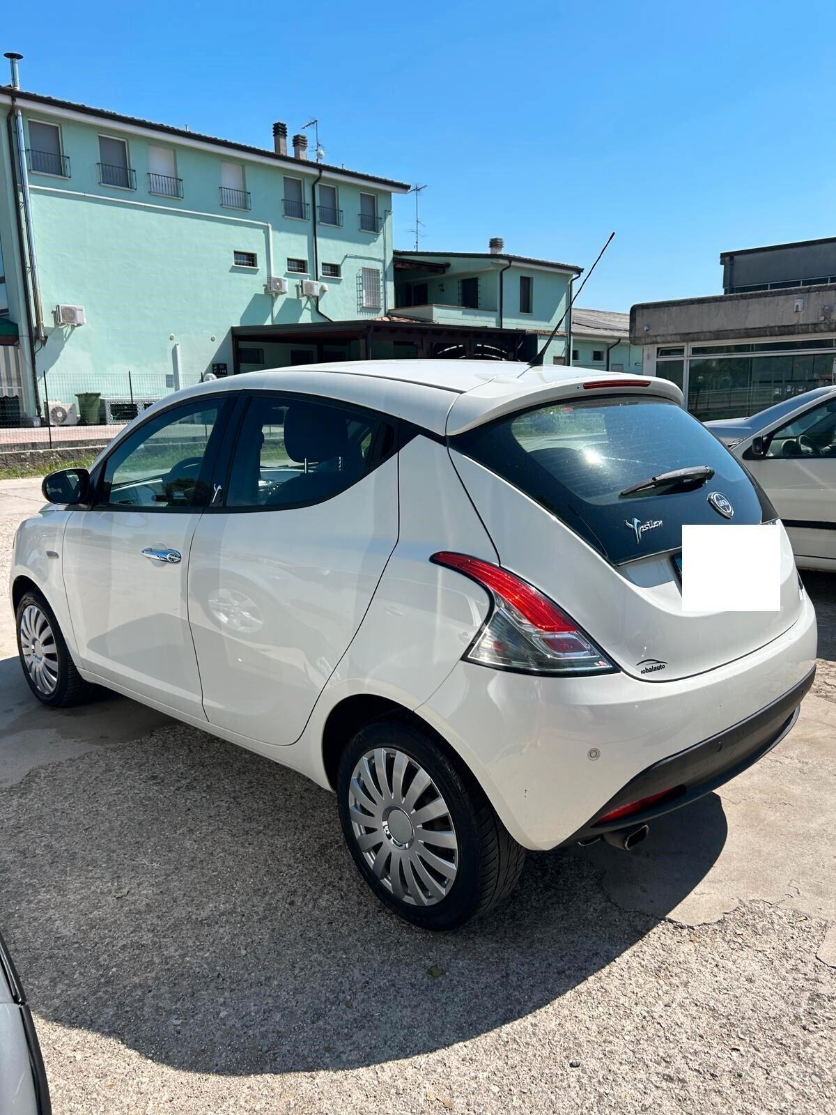 Lancia Ypsilon 1.3 MJT 16V 95 CV 5 porte S&S Elle ok neo patentati