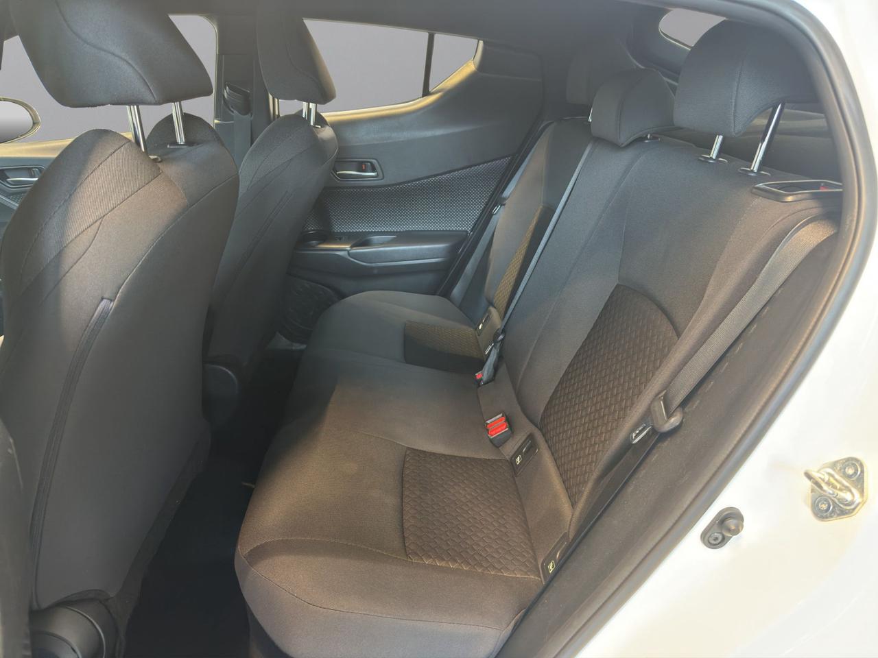 Toyota C-HR 1.8h Active e-cvt