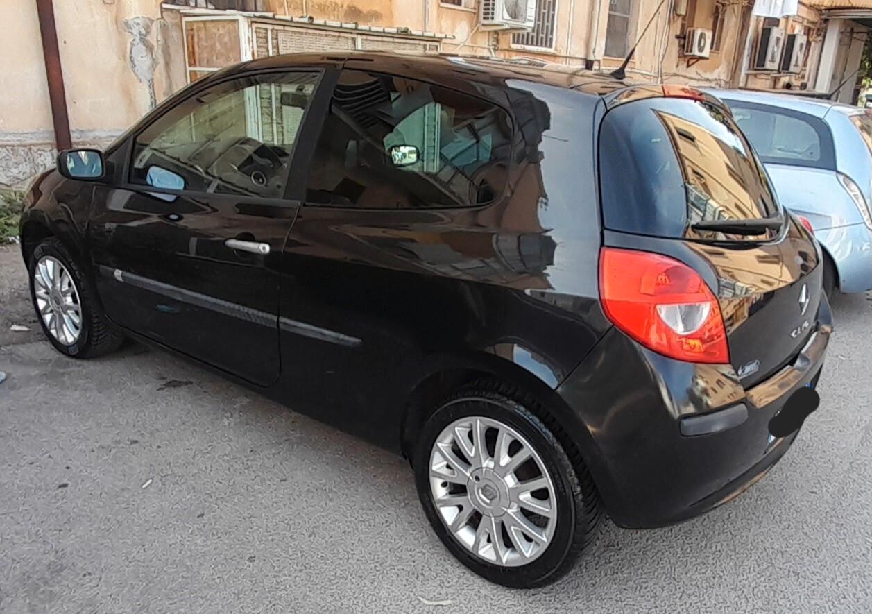 Renault Clio 1.2 16V 3 porte Le Iene