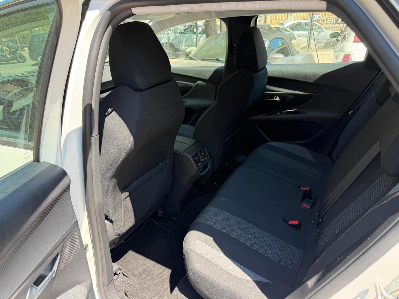 Peugeot 3008 BlueHDi 130 S&S EAT8 GT