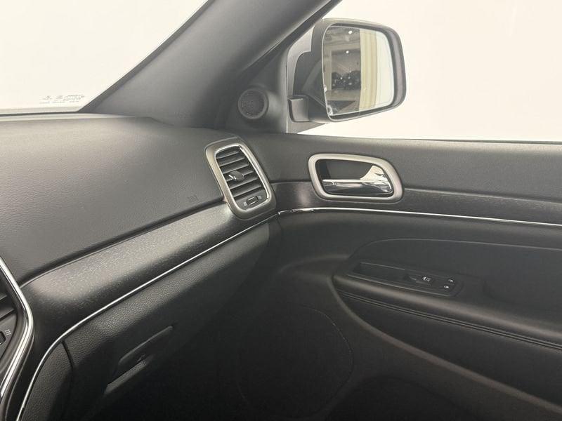 Jeep Grand Cherokee 3.0 V6 CRD 184kW Night Eagle