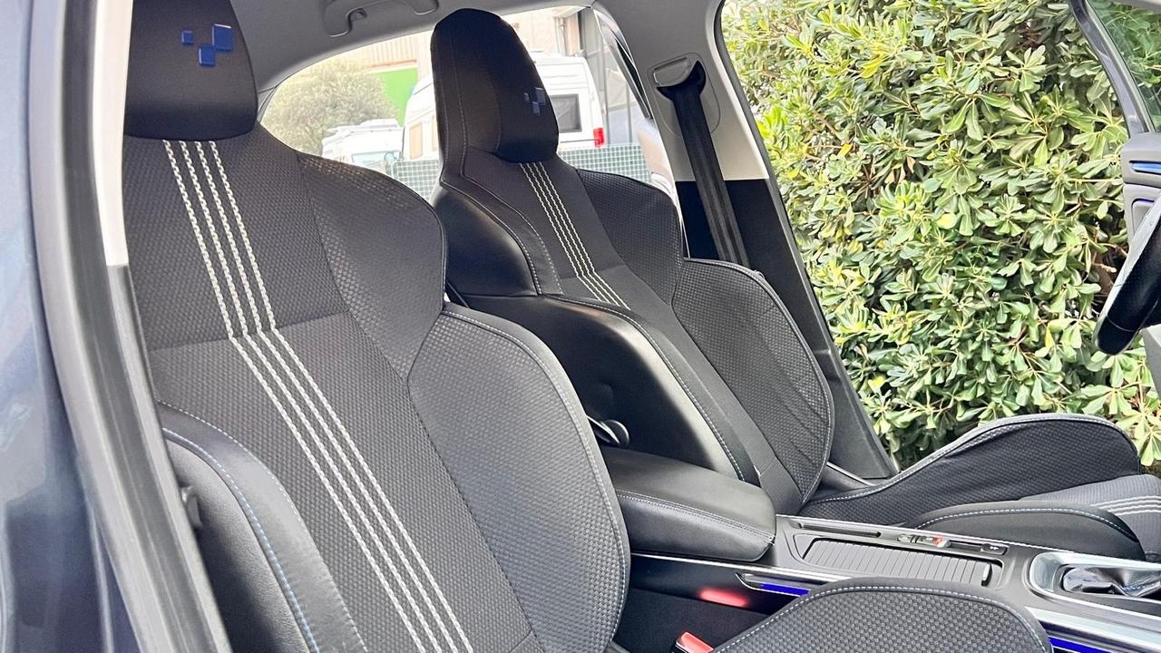 Renault Megane Mégane dCi 8V 110 CV EDC Energy GT Line